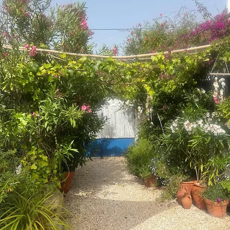 Casa Da Aldeia * Santa Bárbara de Nexe